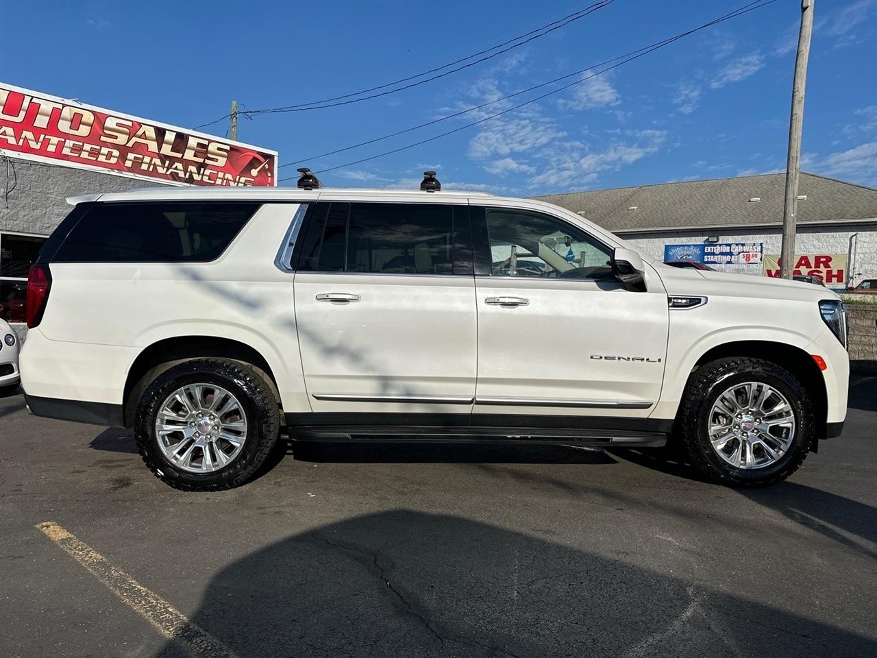GMC Yukon XL Denali 4WD 2021