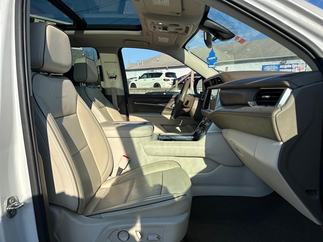 GMC Yukon XL Denali 4WD 2021