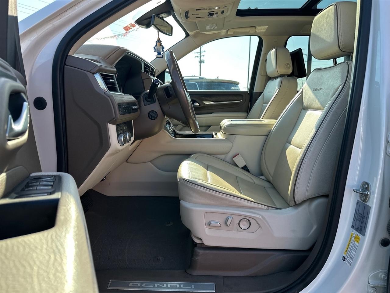 GMC Yukon XL Denali 4WD 2021