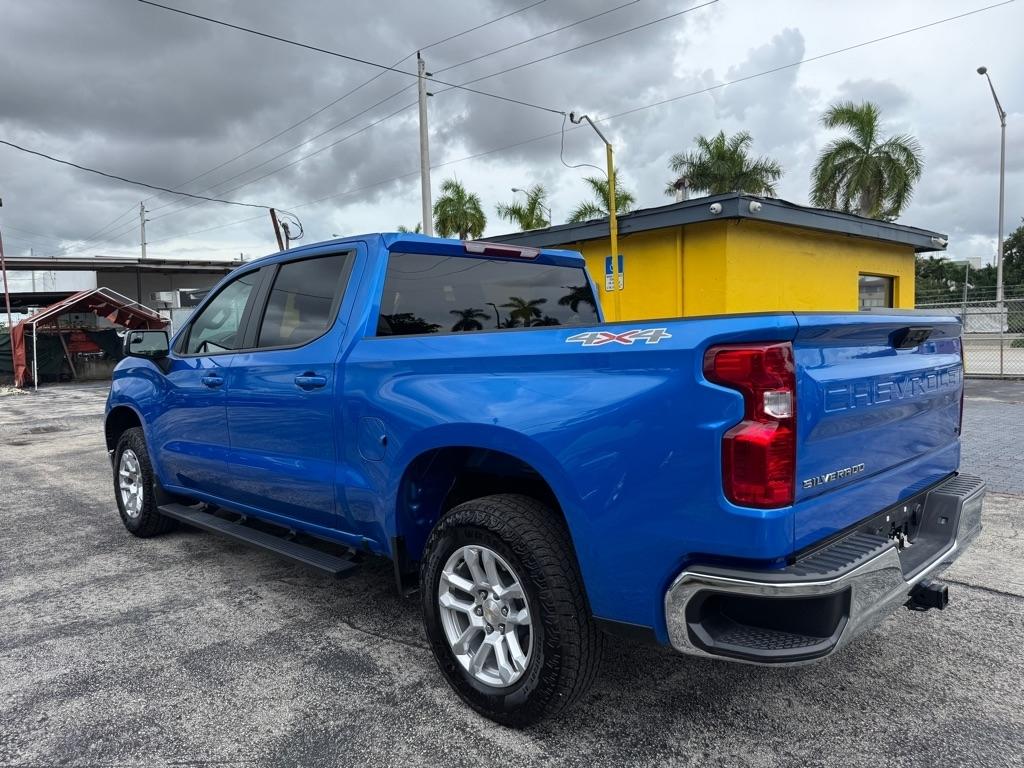2025 Chevrolet Silverado 1500 LT - Photo 17