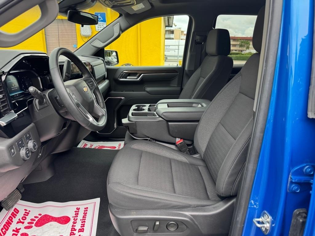 2025 Chevrolet Silverado 1500 LT - Photo 18