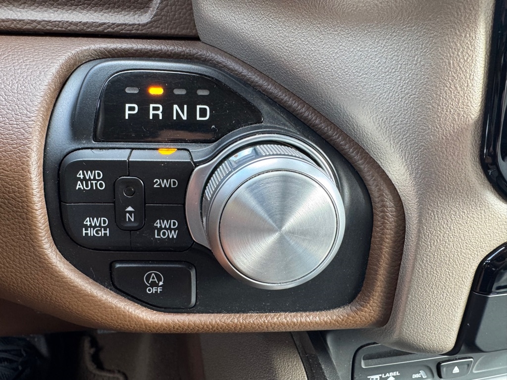 RAM 1500 Laramie Crew Cab SWB 4WD 2019