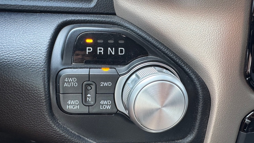 RAM 1500 Laramie Crew Cab SWB 4WD 2019