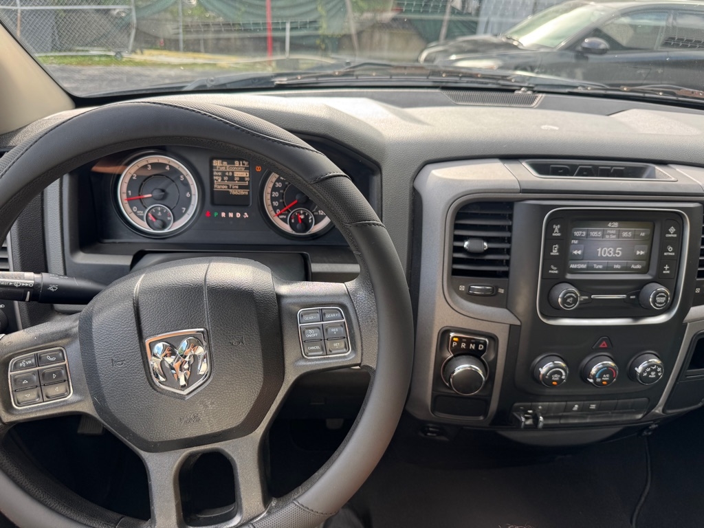 RAM 1500 Tradesman Quad Cab 2WD 2017