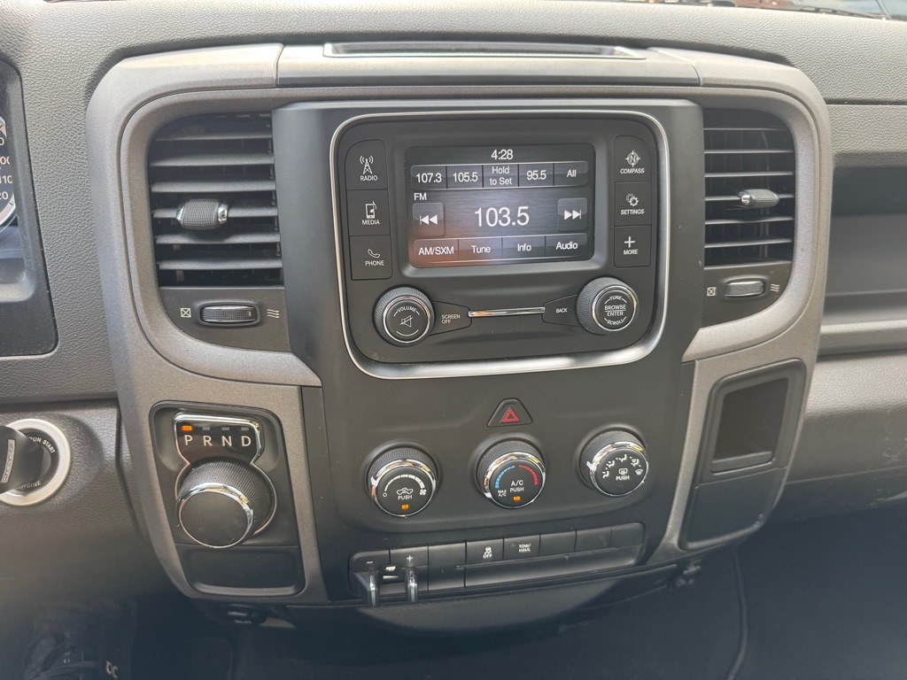 RAM 1500 Tradesman Quad Cab 2WD 2017