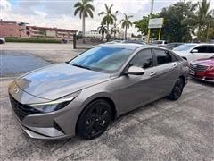 2022 Hyundai Elantra 