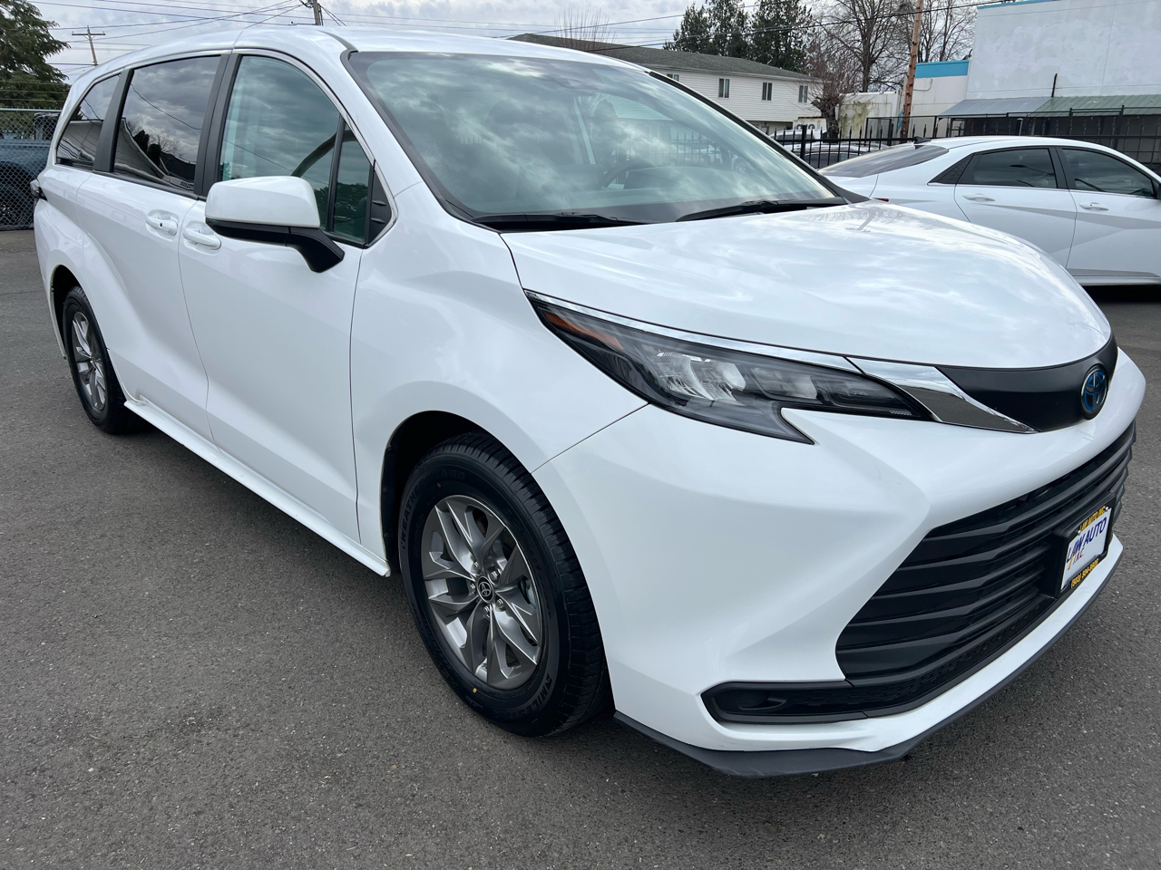 2024 Toyota Sienna LE 8-Passenger