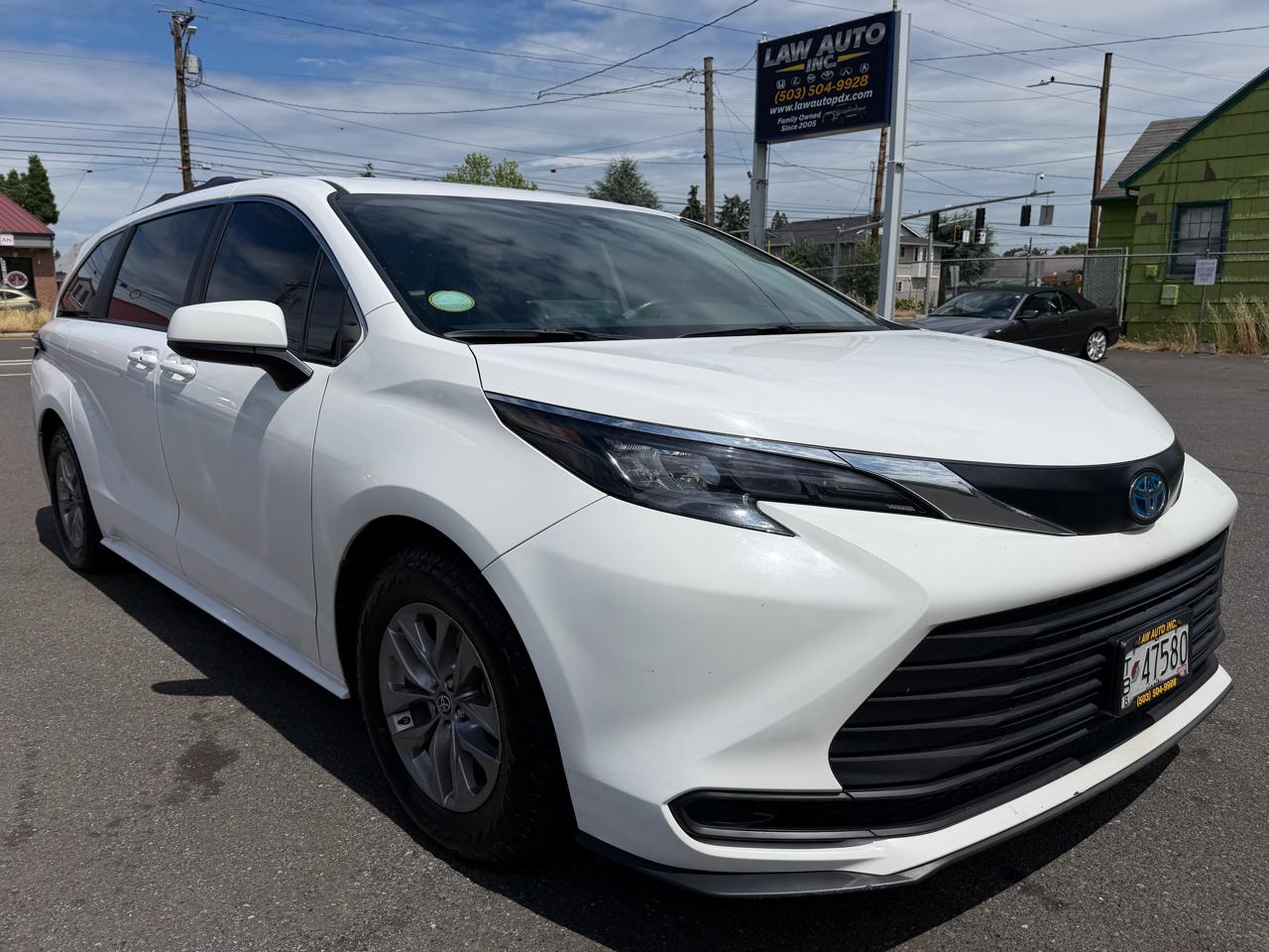 2024 Toyota Sienna LE 8-Passenger AWD