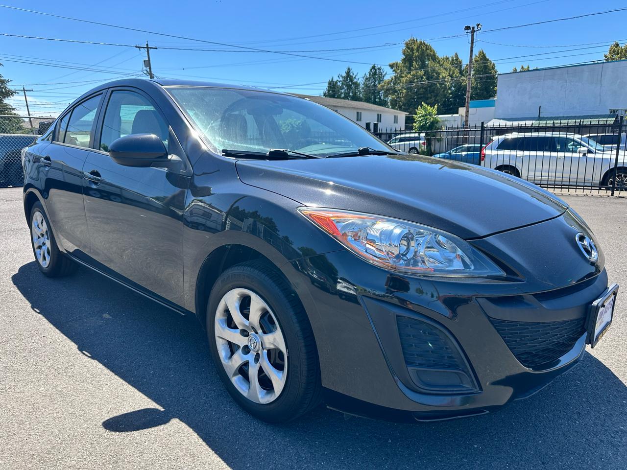 2011 Mazda MAZDA3 i Sport 4-Door