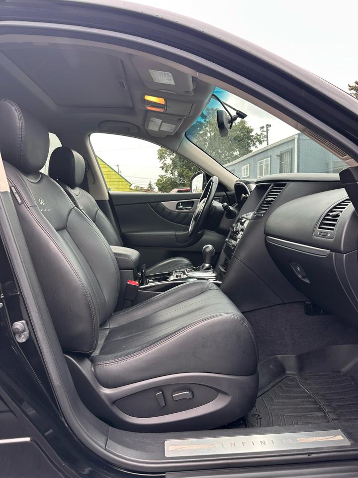 2013 INFINITI FX - Photo 15