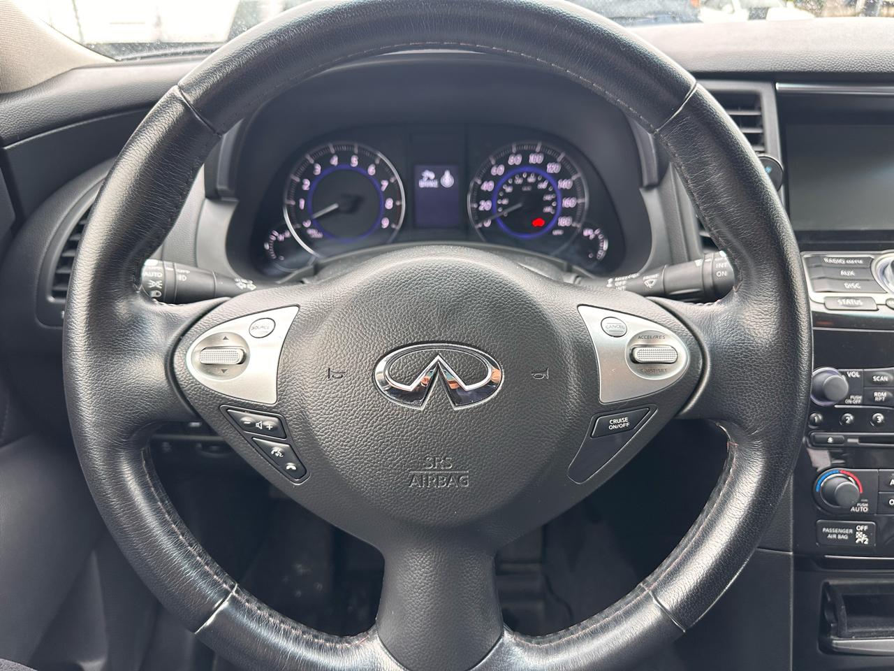 2013 INFINITI FX - Photo 24