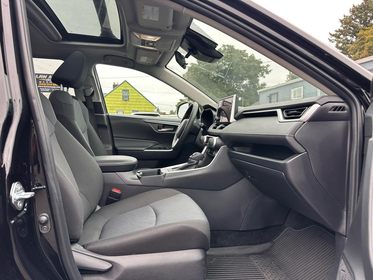 Toyota RAV4 photo 18