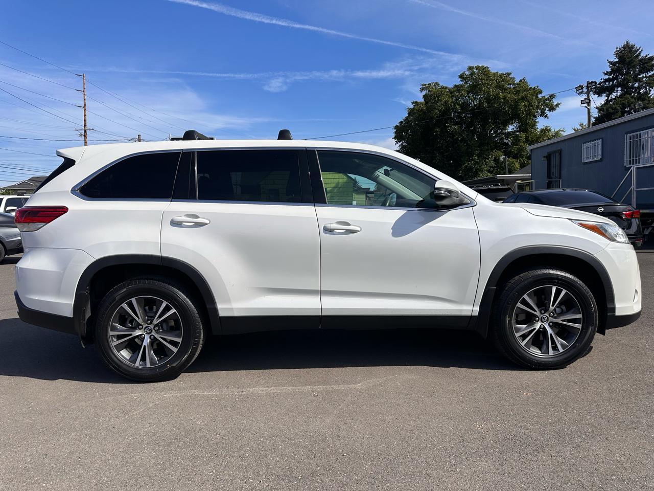 Toyota Highlander photo 8