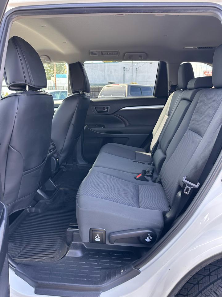 Toyota Highlander photo 11
