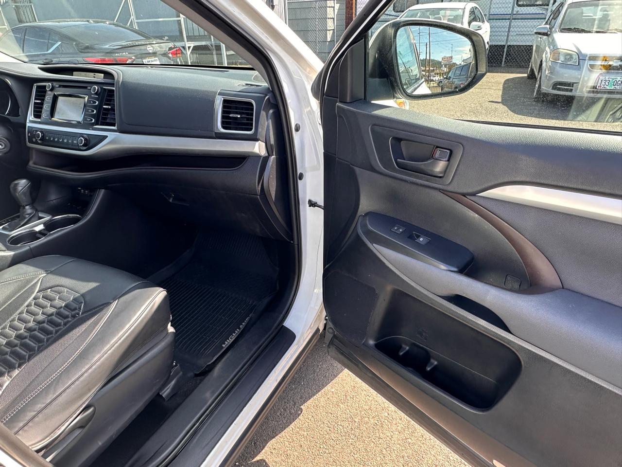 Toyota Highlander photo 14