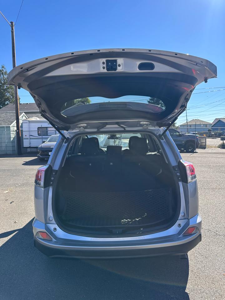 Toyota RAV4 photo 9