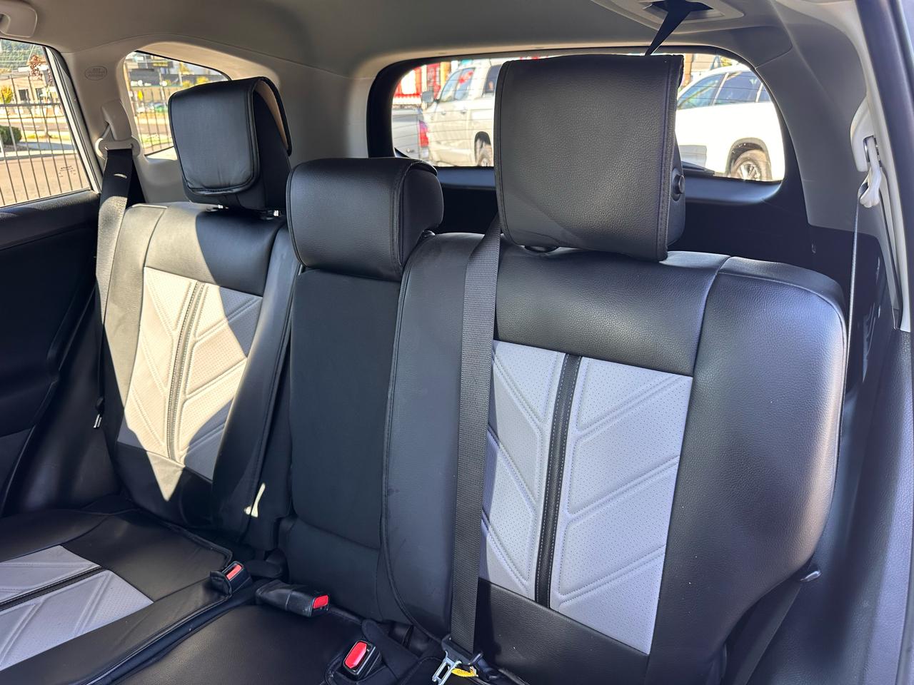 Toyota RAV4 photo 15