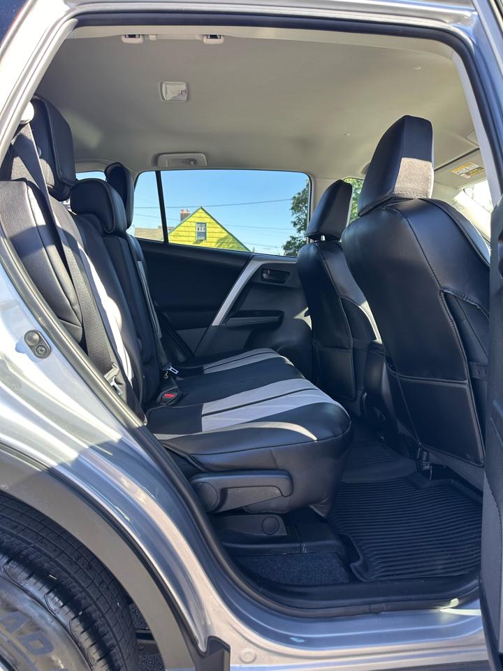 Toyota RAV4 photo 18