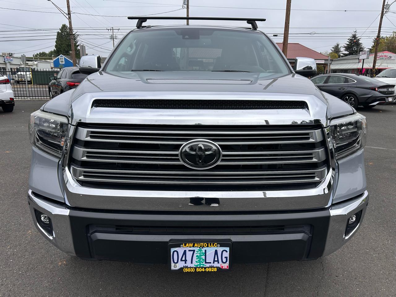 Toyota Tundra photo 2