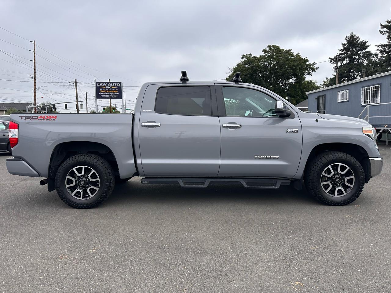 Toyota Tundra photo 8