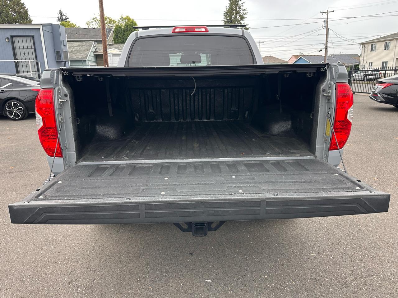 Toyota Tundra photo 9