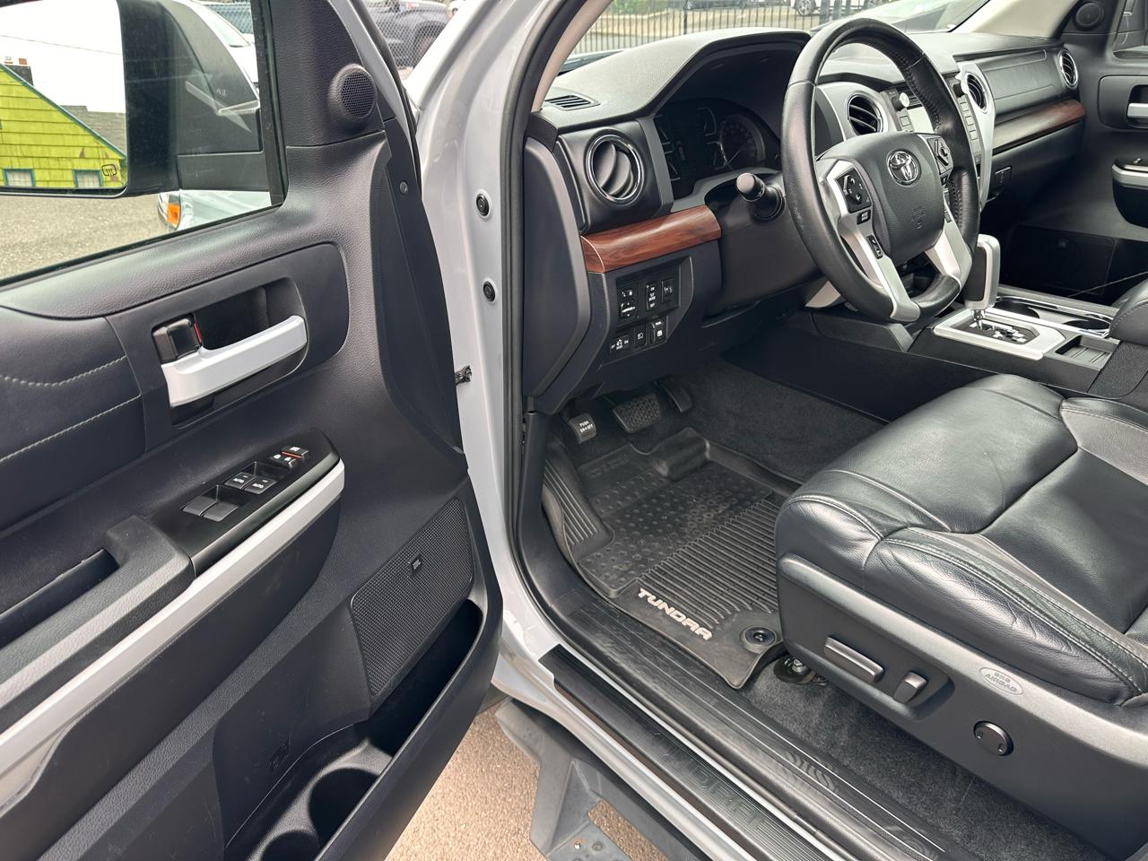 Toyota Tundra photo 14