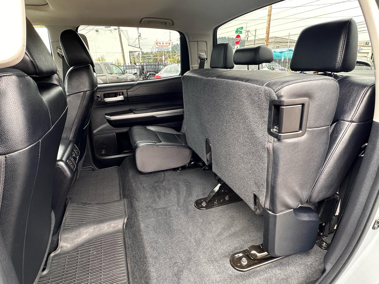 Toyota Tundra photo 18