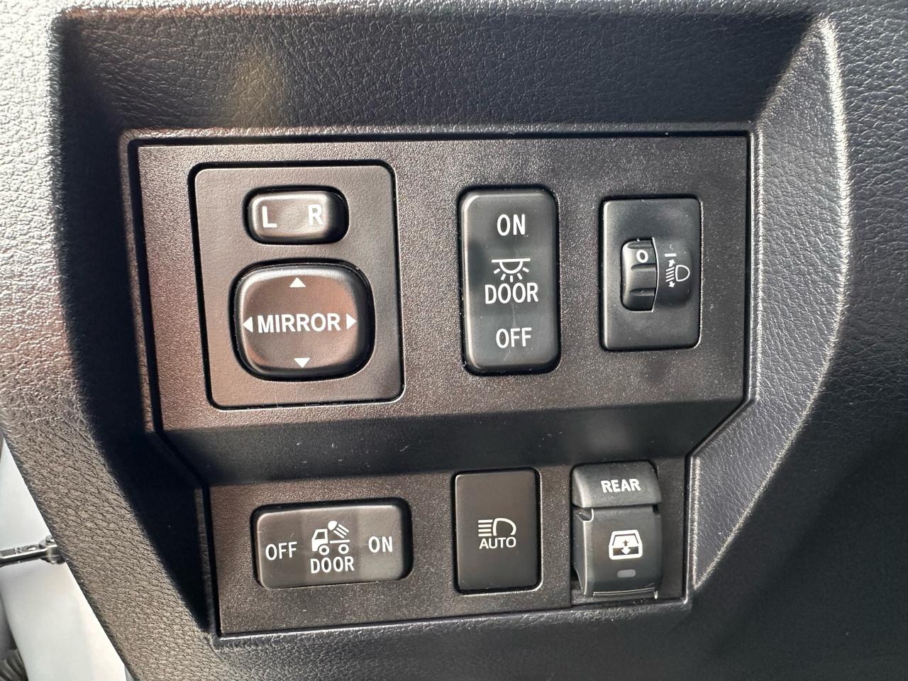 Toyota Tundra photo 30