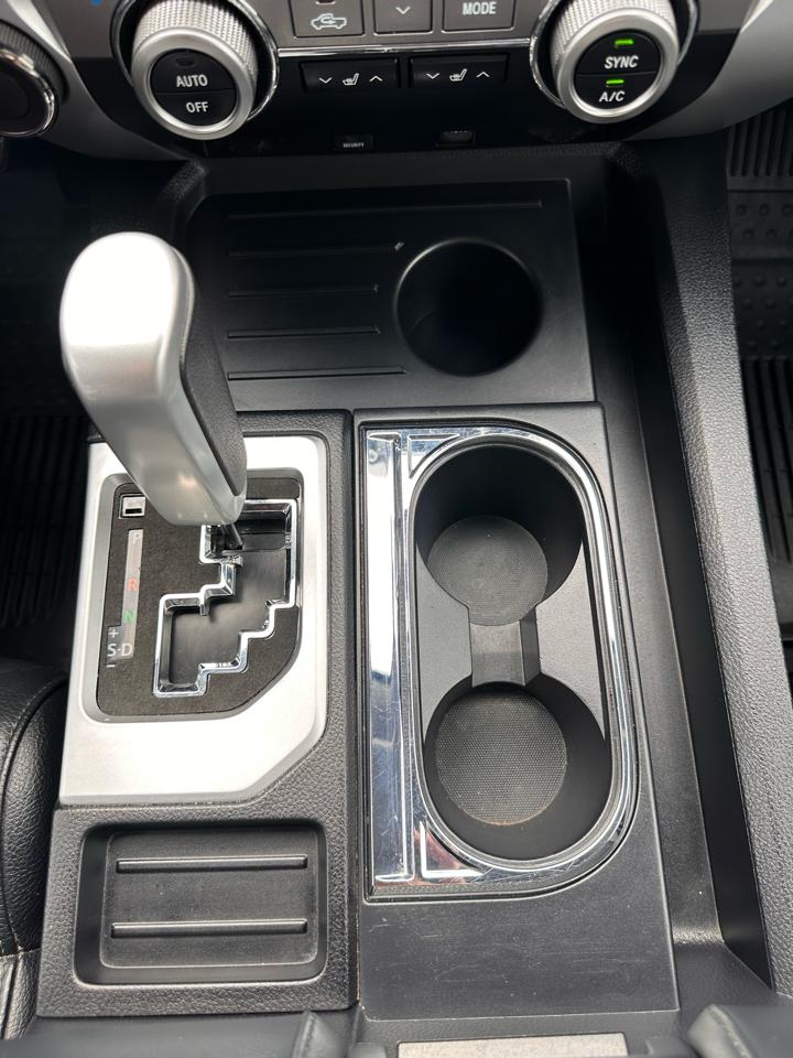 Toyota Tundra photo 32