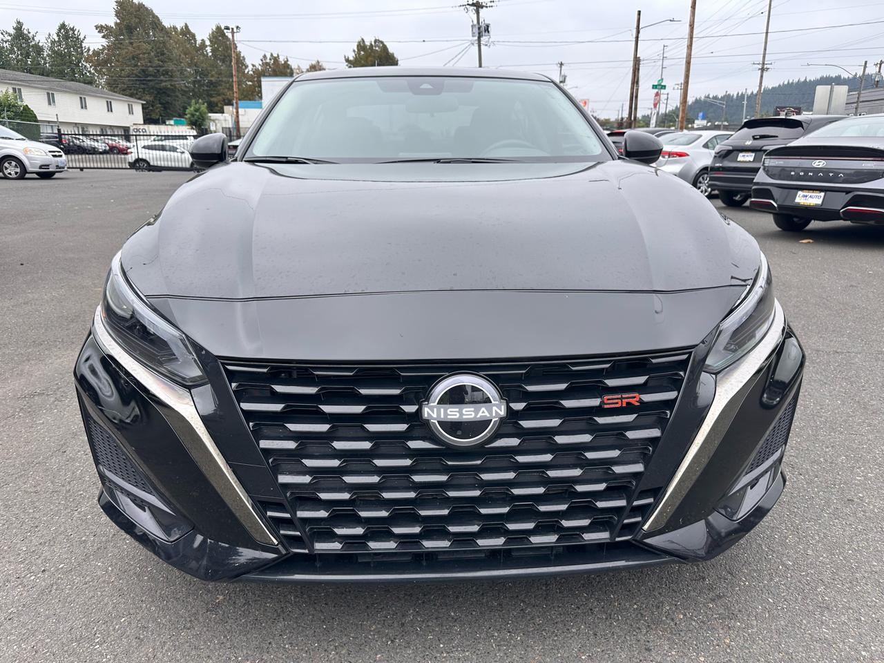 Nissan Altima photo 2