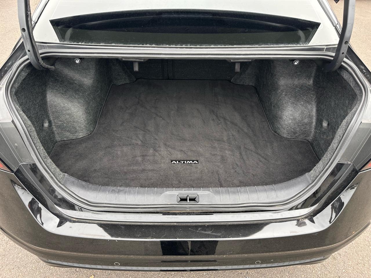 Nissan Altima photo 10