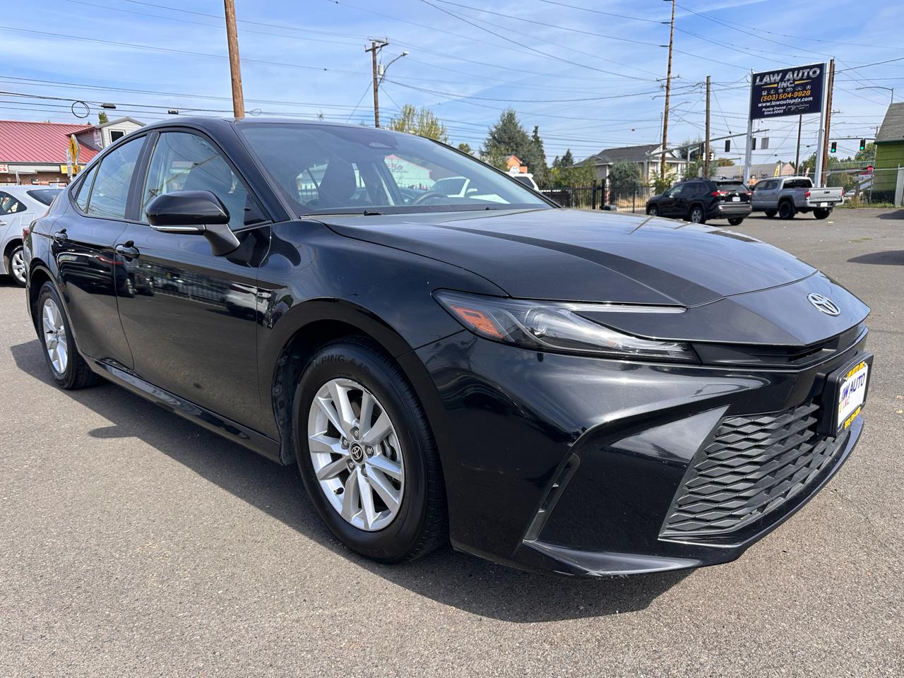 2025 Toyota Camry Hybrid LE