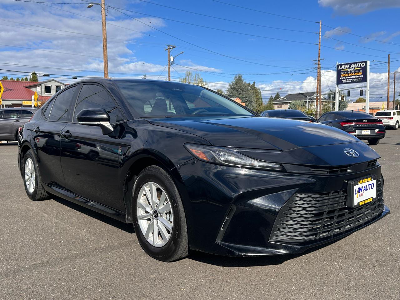 2025 Toyota Camry Hybrid LE
