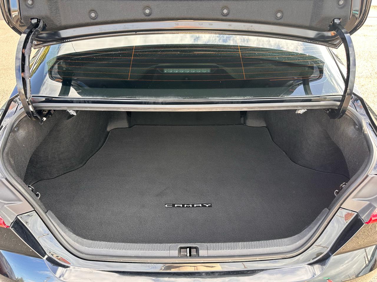 Toyota Camry photo 10