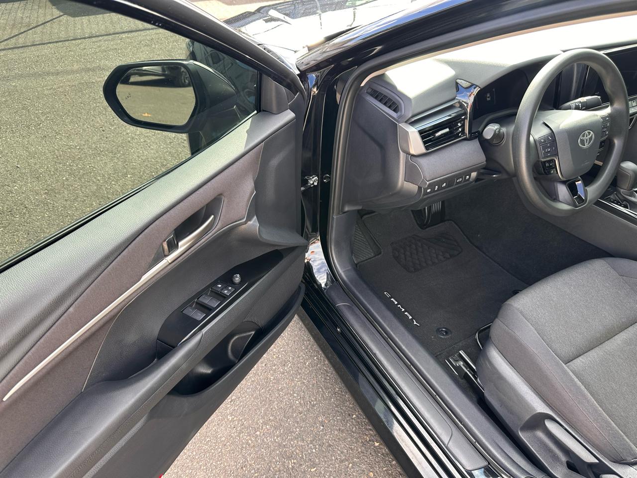 Toyota Camry photo 12