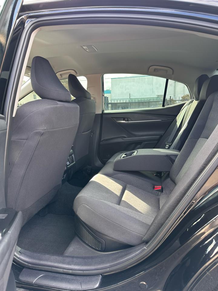 Toyota Camry photo 14