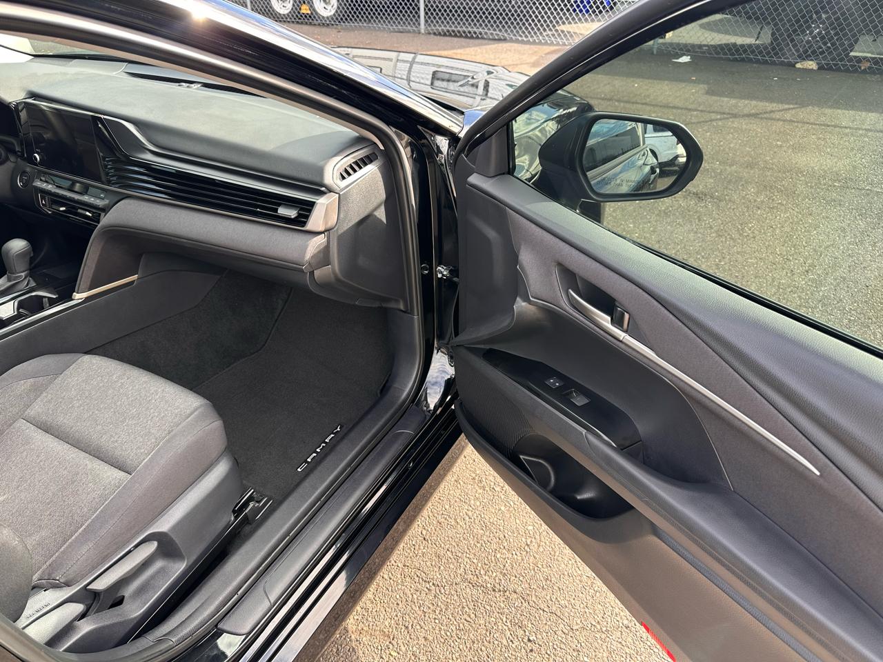Toyota Camry photo 16