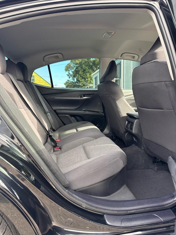 Toyota Camry photo 18