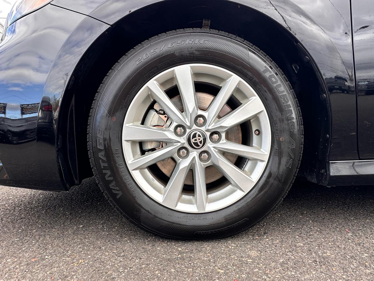 Toyota Camry photo 36