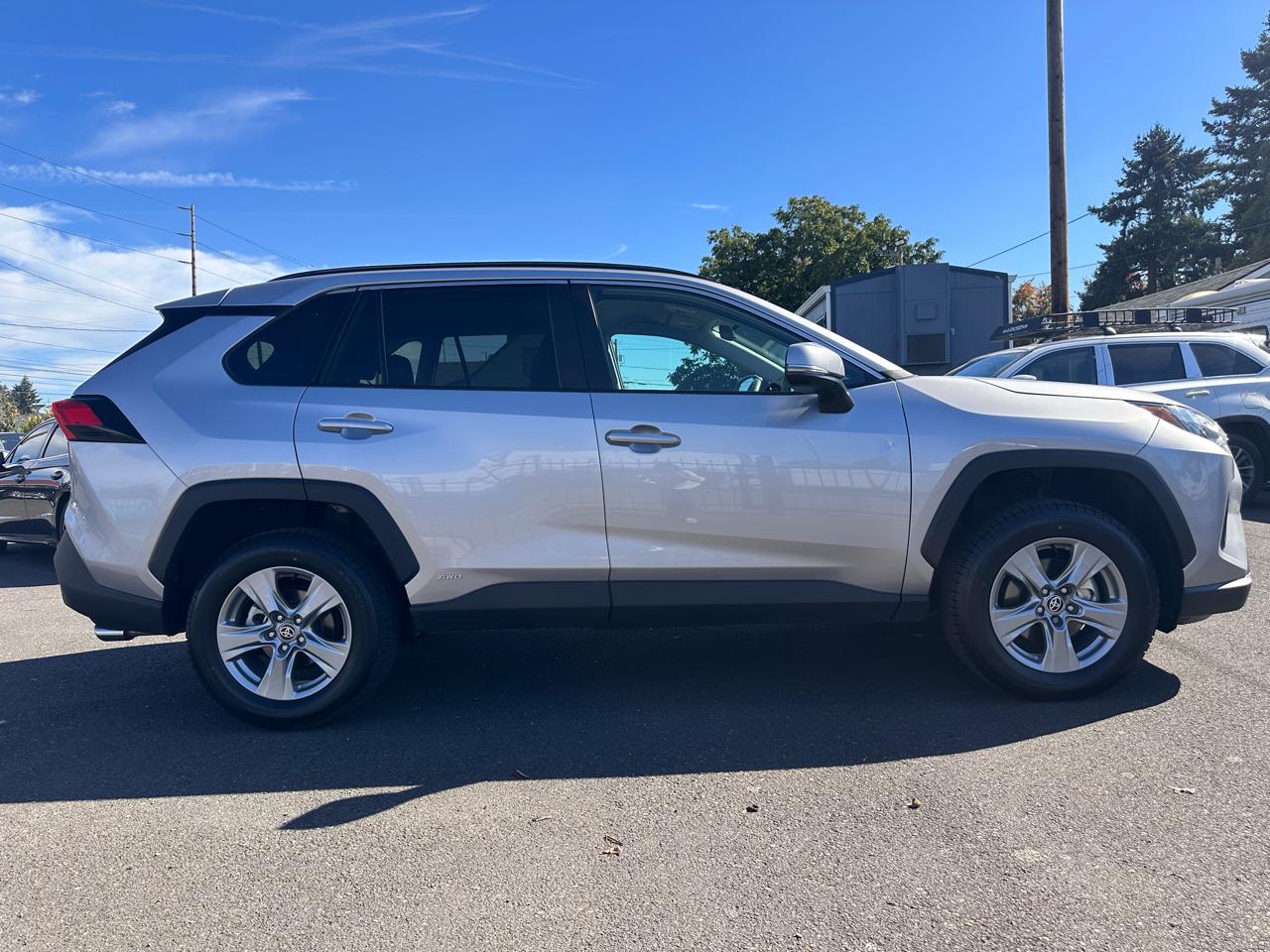 Toyota RAV4 photo 8