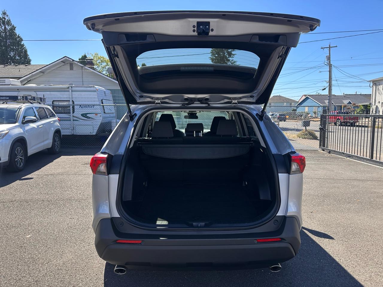 Toyota RAV4 photo 9