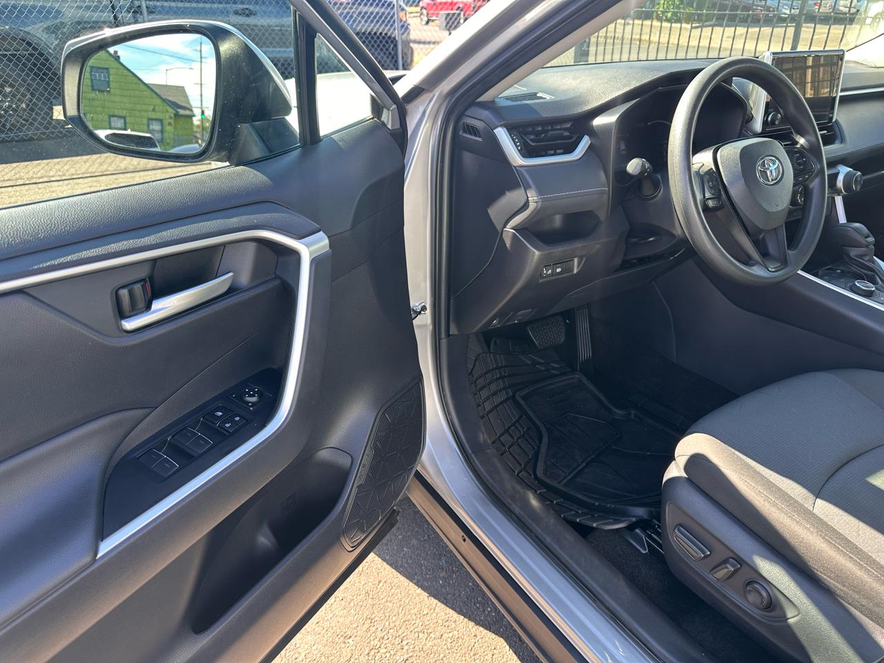 Toyota RAV4 photo 14