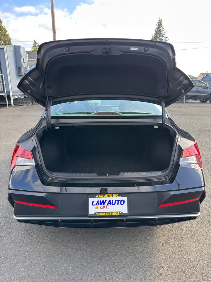 Hyundai Elantra photo 9