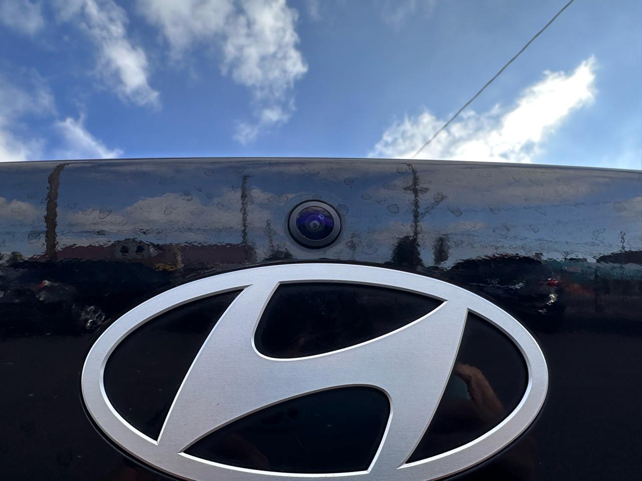 Hyundai Elantra photo 11
