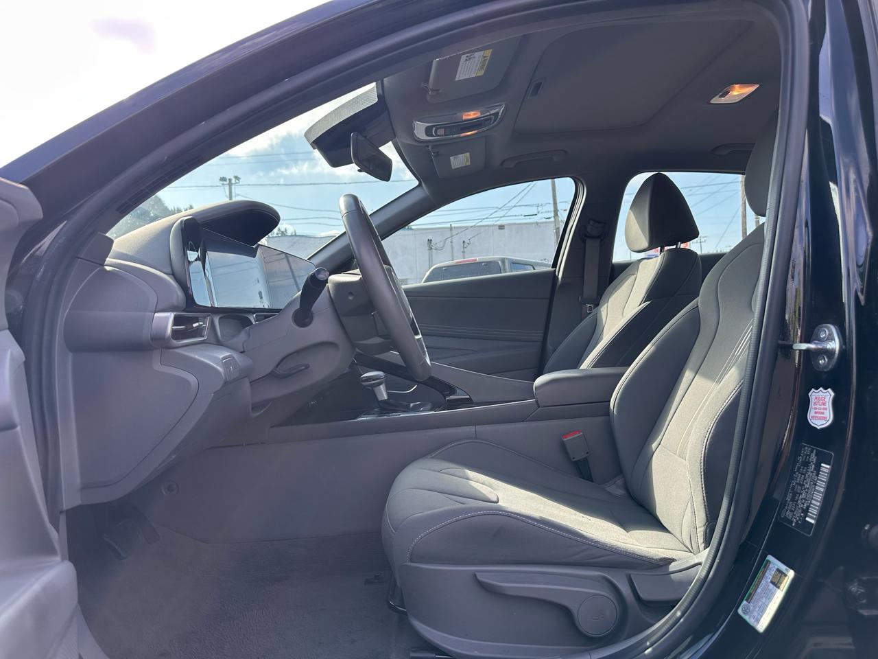 Hyundai Elantra photo 14