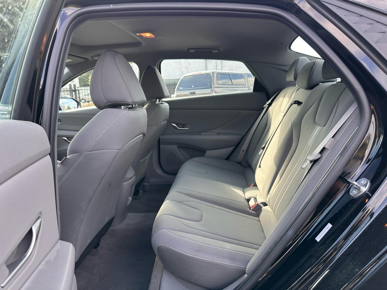 Hyundai Elantra photo 15