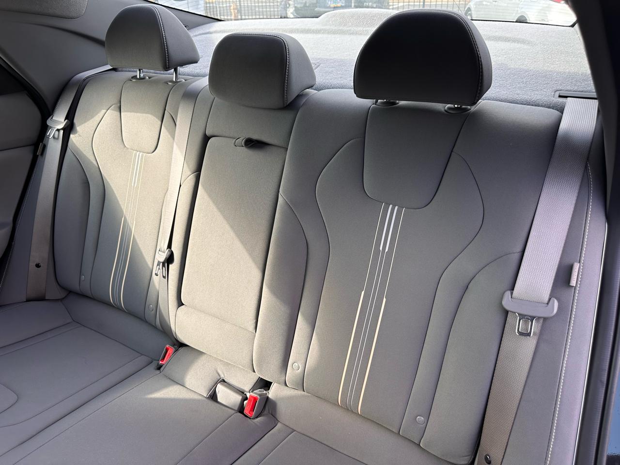 Hyundai Elantra photo 16