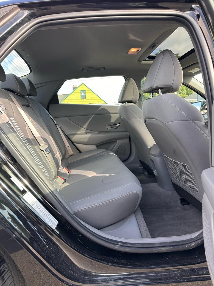 Hyundai Elantra photo 19