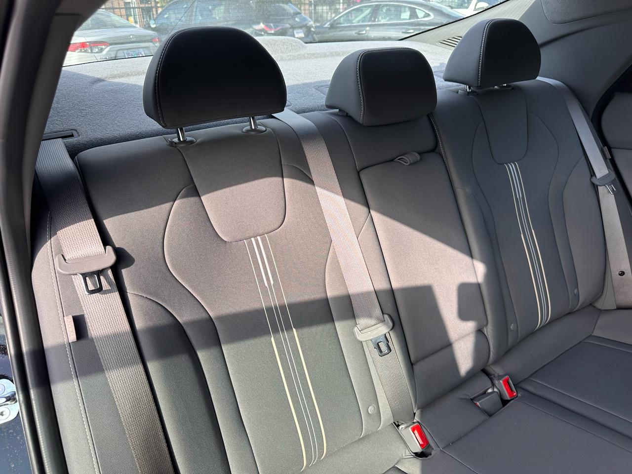 Hyundai Elantra photo 20