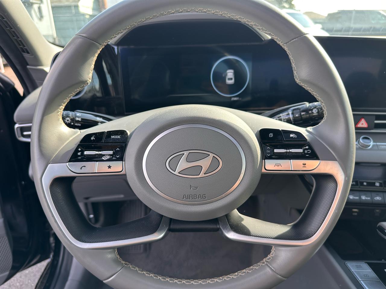 Hyundai Elantra photo 23